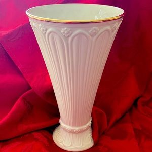 Lenox Classic Vase